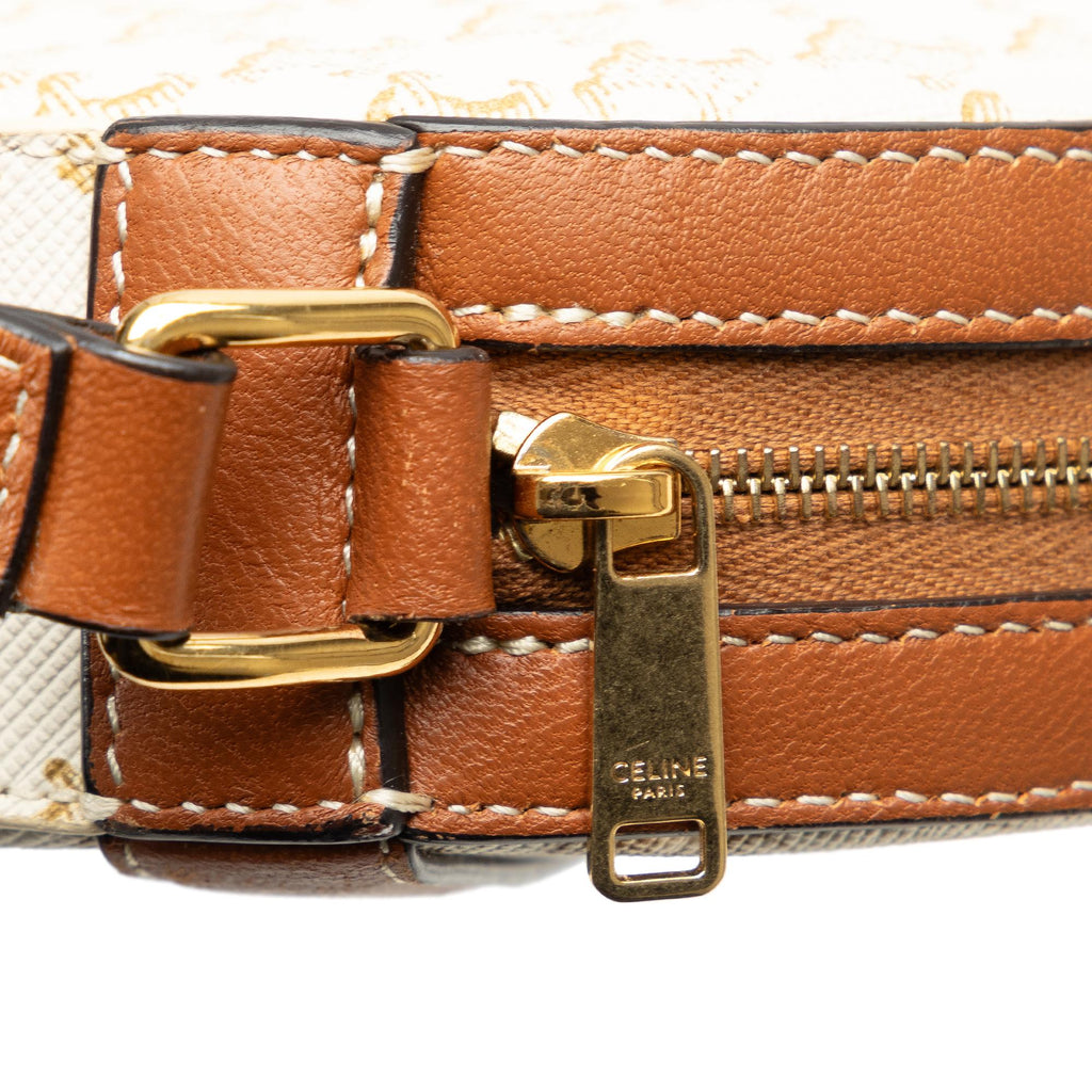 Celine Triomphe Round Purse on Strap (SHG-miPFWr)