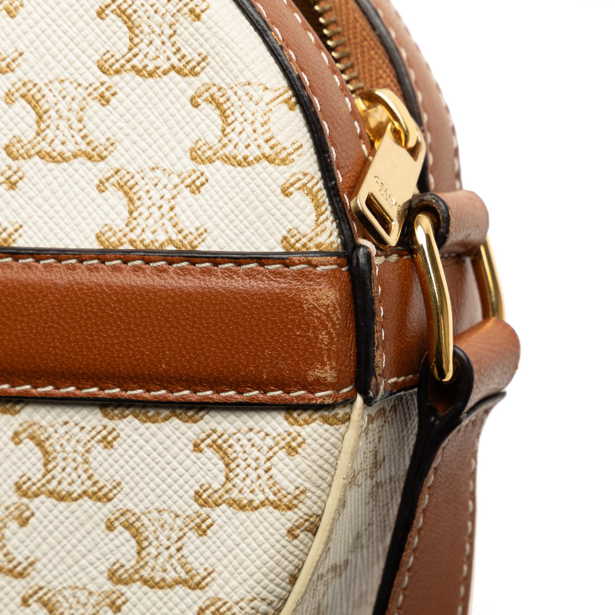 Celine Triomphe Round Purse on Strap (SHG-RKSIEp)
