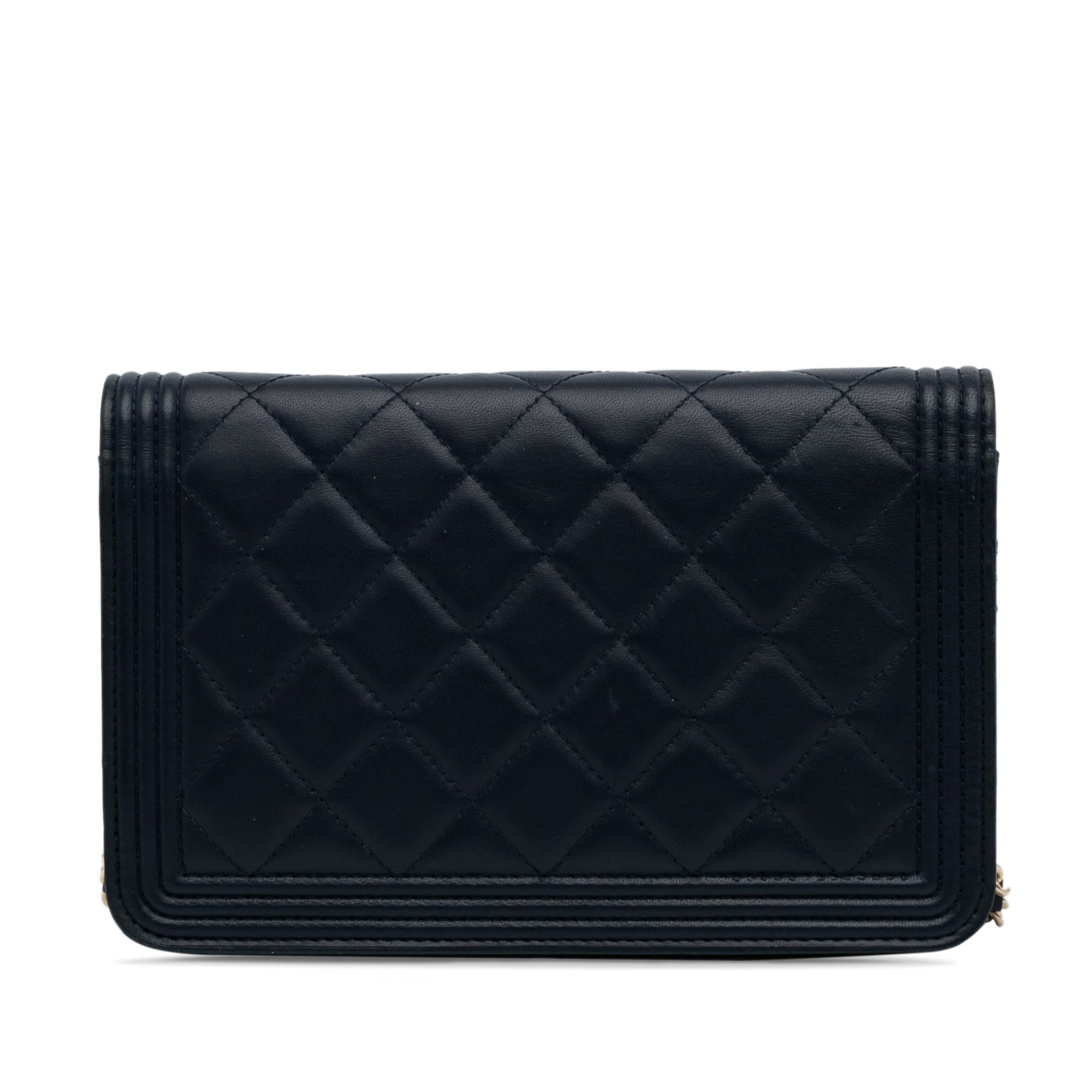 Chanel Boy Wallet On Chain (SHG-rJw1jW)