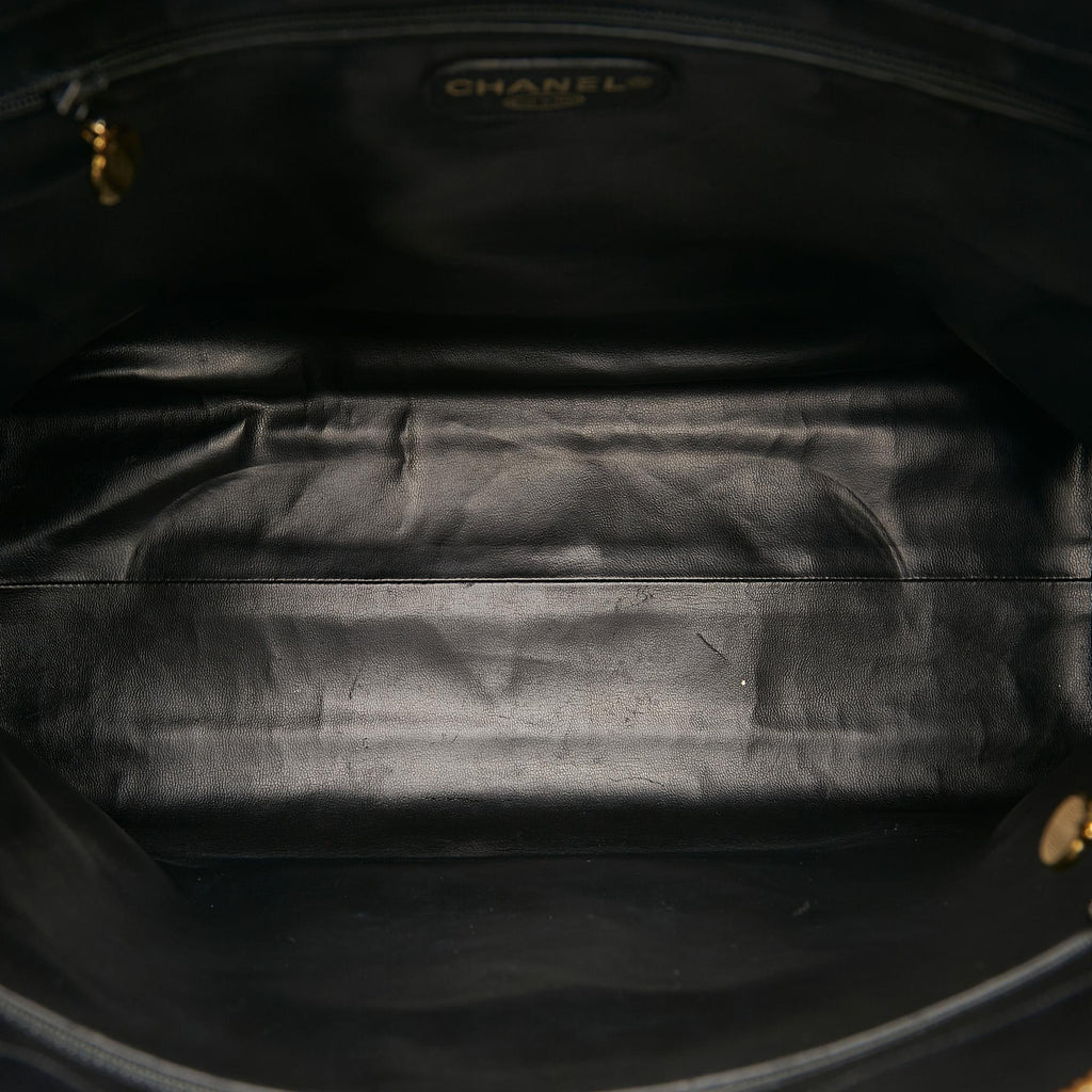 Chanel CC Caviar Shoulder Bag (SHG-K6gwmc)