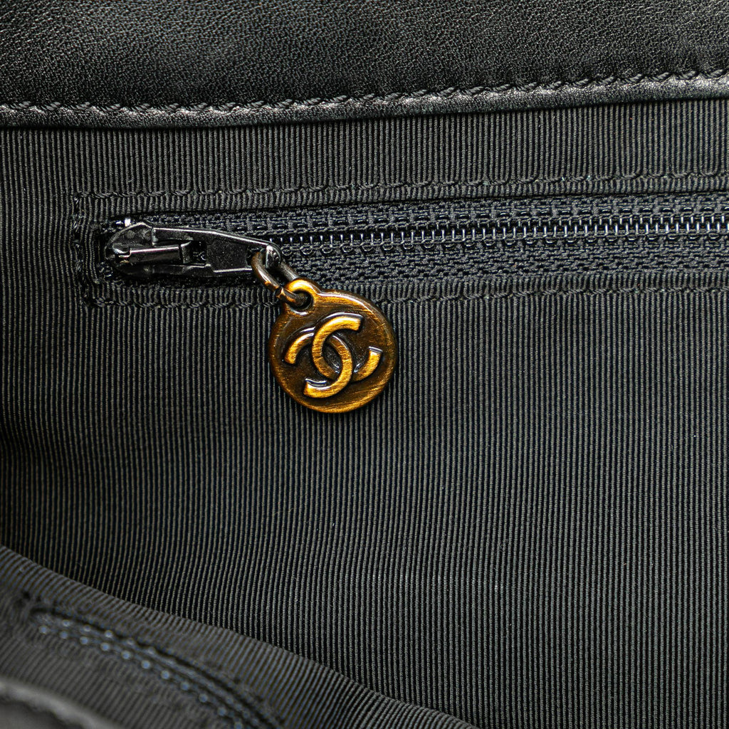 Chanel CC Lambskin Tote Bag (SHG-R6lAw8)