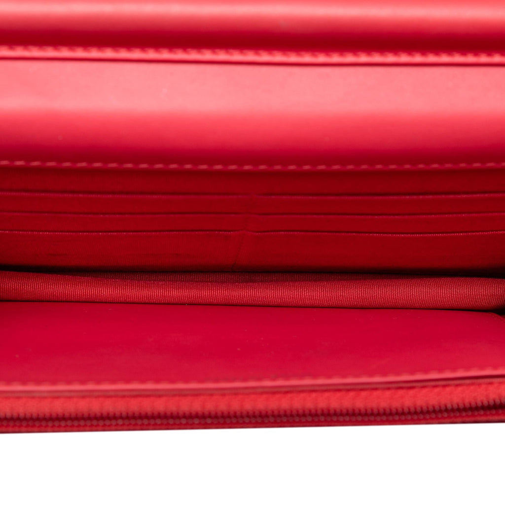 Chanel CC Patent Diamond Quilted Wallet On Chain