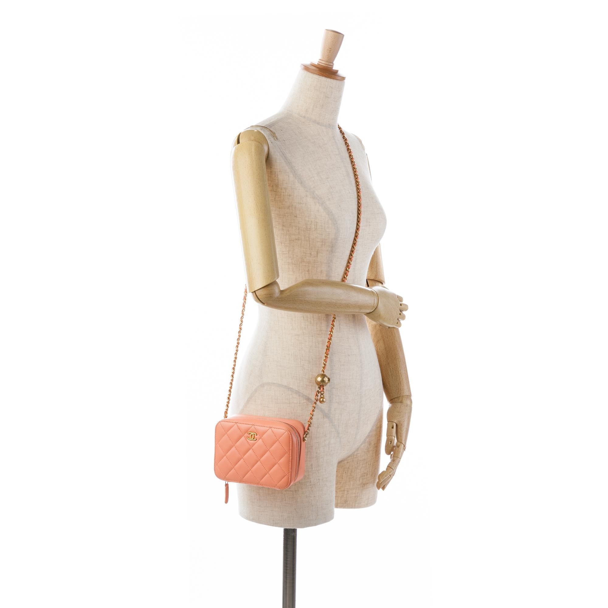 Chanel CC Quilted Lambskin Pearl Crush Camera Bag (SHG-5B4yyg)