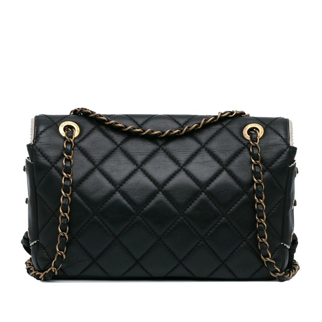 Chanel CC Quilted Lambskin Tassel and Border Embellished Flap Bag (SHG-anFwRO)