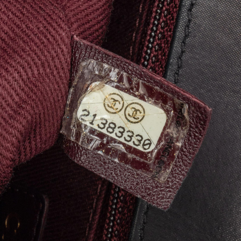 Chanel CC Quilted Lambskin Tassel and Border Embellished Flap Bag (SHG-anFwRO)