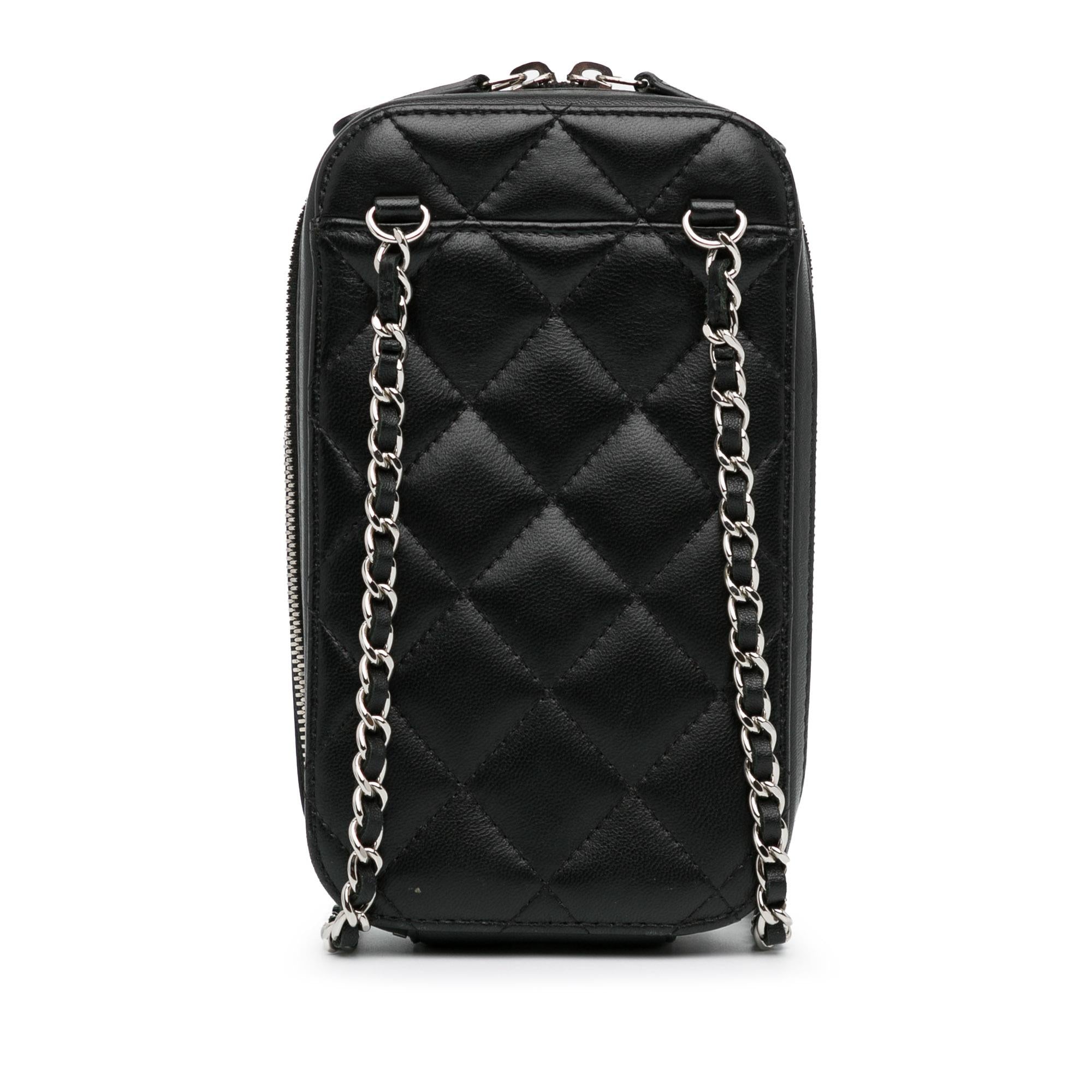 Chanel CC Quilted Lambskin Zip Phone Case (SHG-6GbcPW)