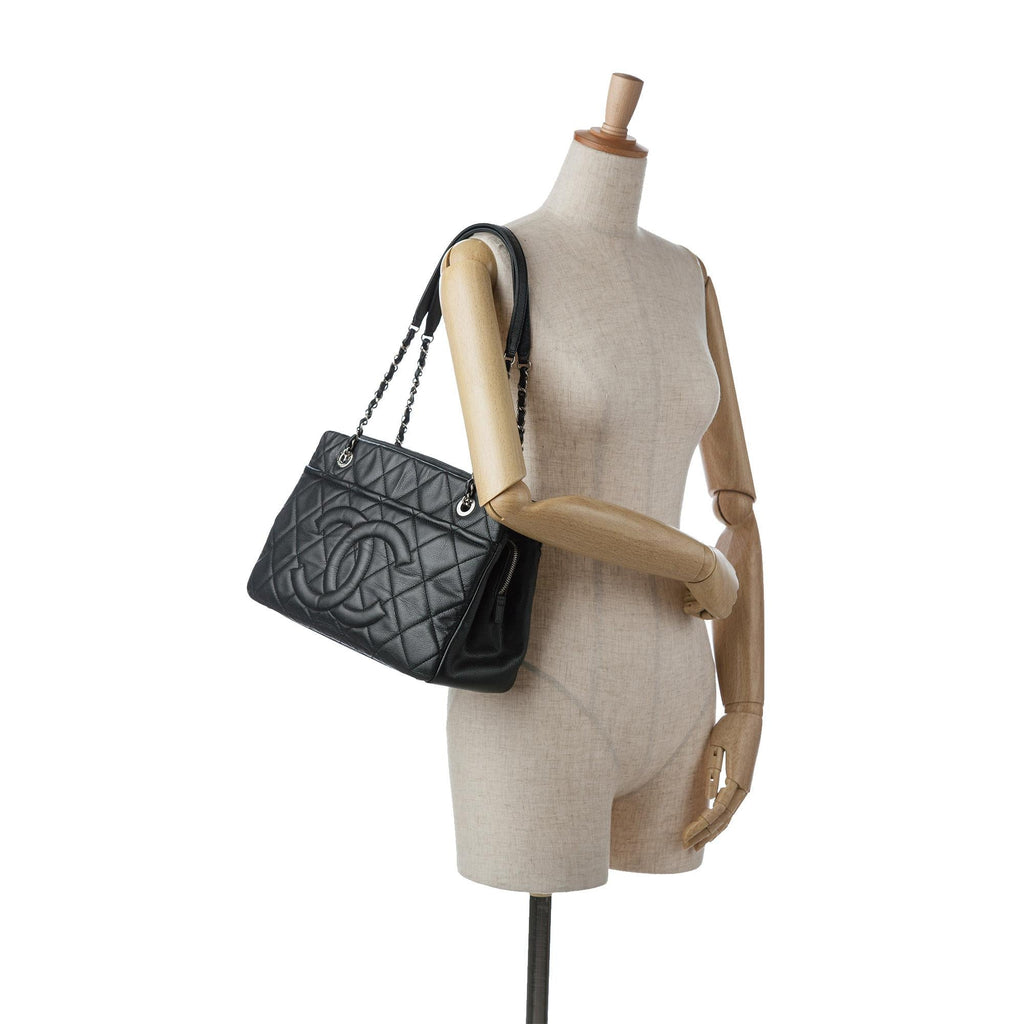 Chanel CC Soft Shopping Tote (SHG-0NxQ3r)