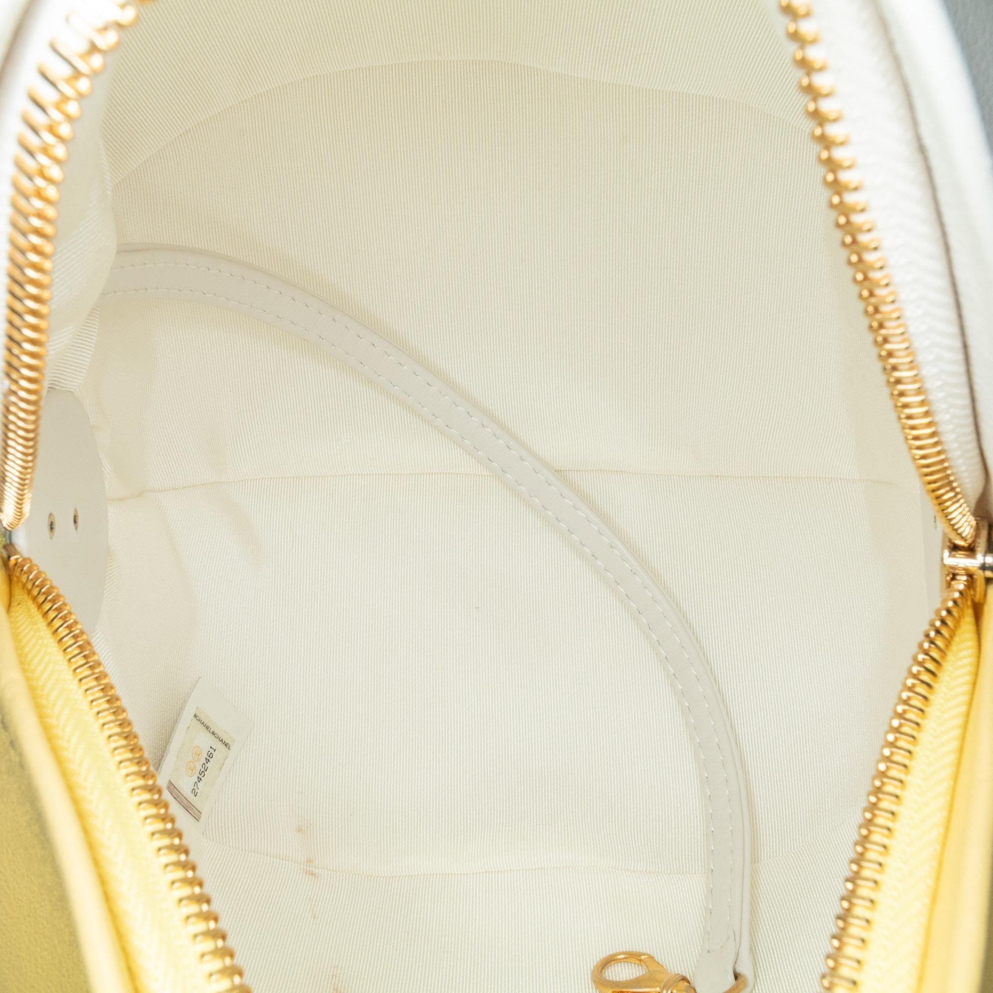 Chanel Calfskin Coco Beach Ball Bag (SHG-GzAoTC)