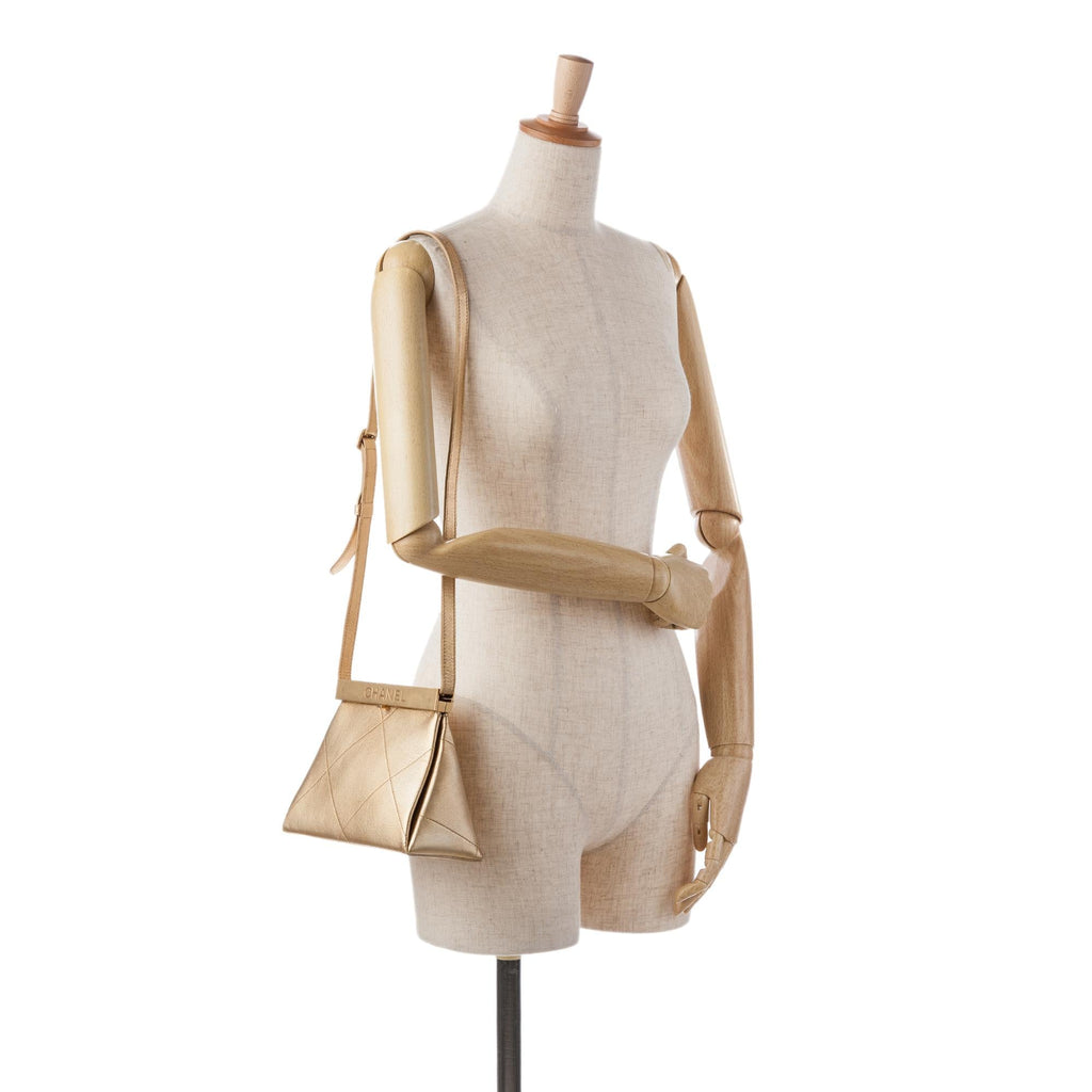 Chanel Calfskin Kiss Lock Frame Bag (SHG-jfYumG)