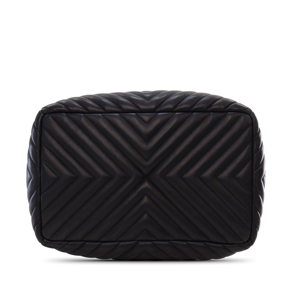 Chanel Chevron Calfskin Urban Spirit Bucket Bag (SHG-c8HyEg)