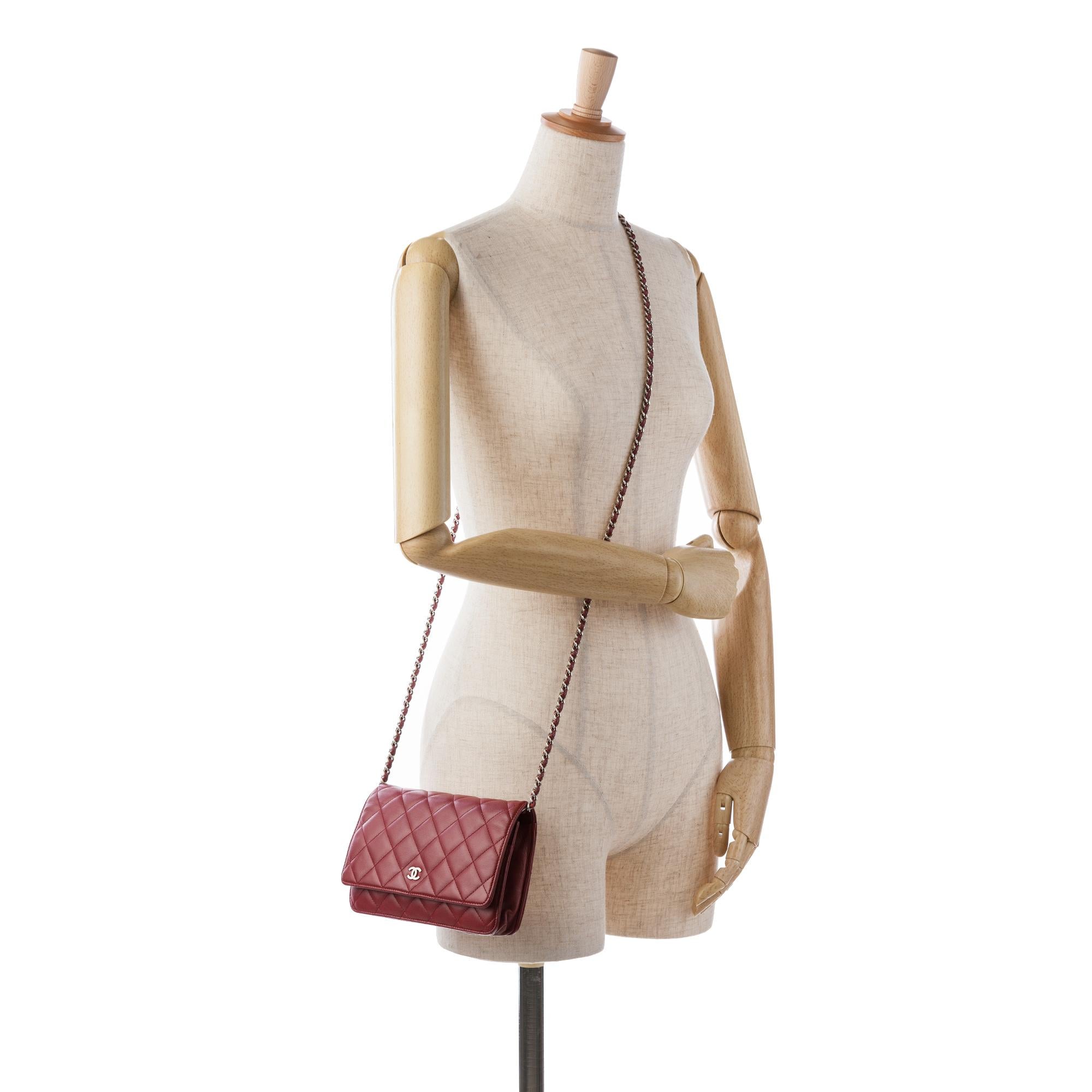 Chanel Classic Lambskin Wallet on Chain (SHG-dvorTm)