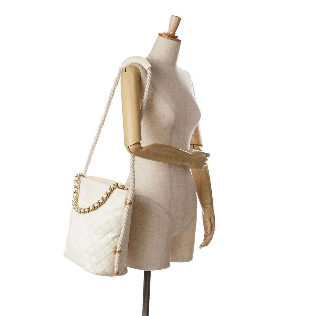 Chanel Crumpled Calfskin En Vogue Rope Satchel (SHG-YiQ0Ms)