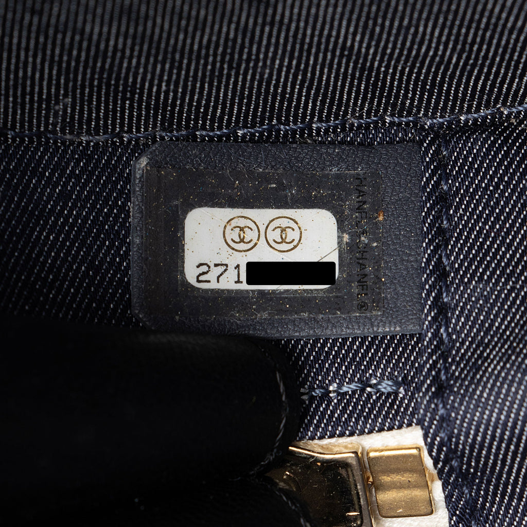 Chanel Crumpled Calfskin En Vogue Round Shoulder Bag