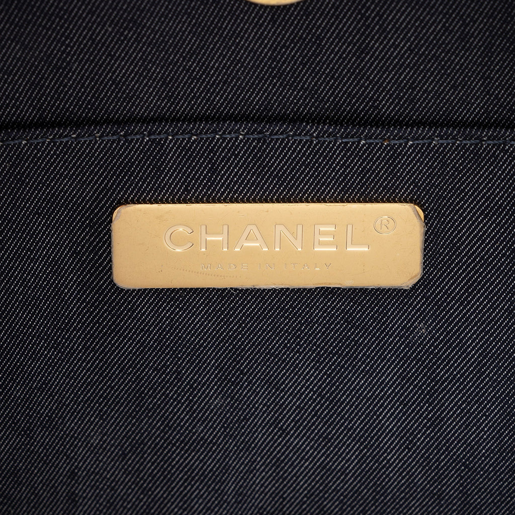 Chanel Crumpled Calfskin En Vogue Round Shoulder Bag