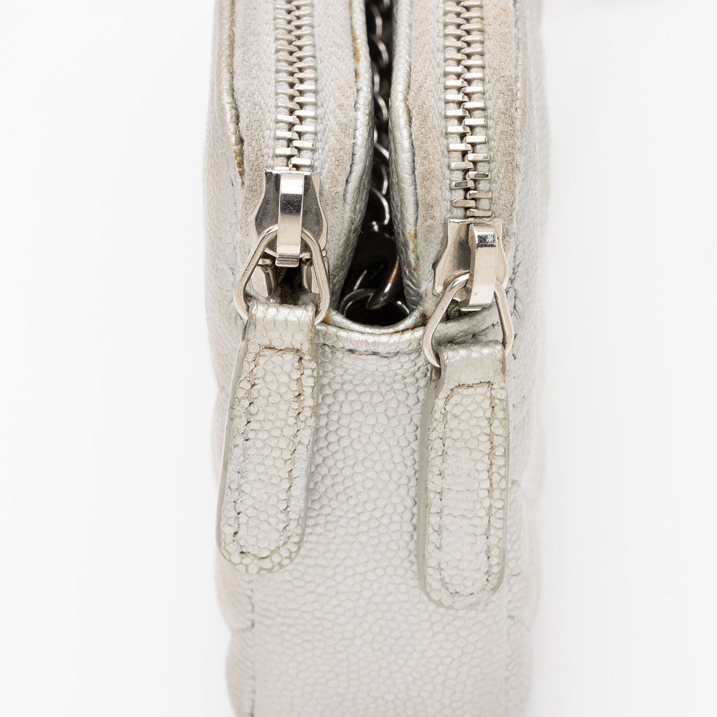 Chanel Iridescent Caviar Leather Vintage Mademoiselle Clutch with Chain (SHF-fdlQlw)