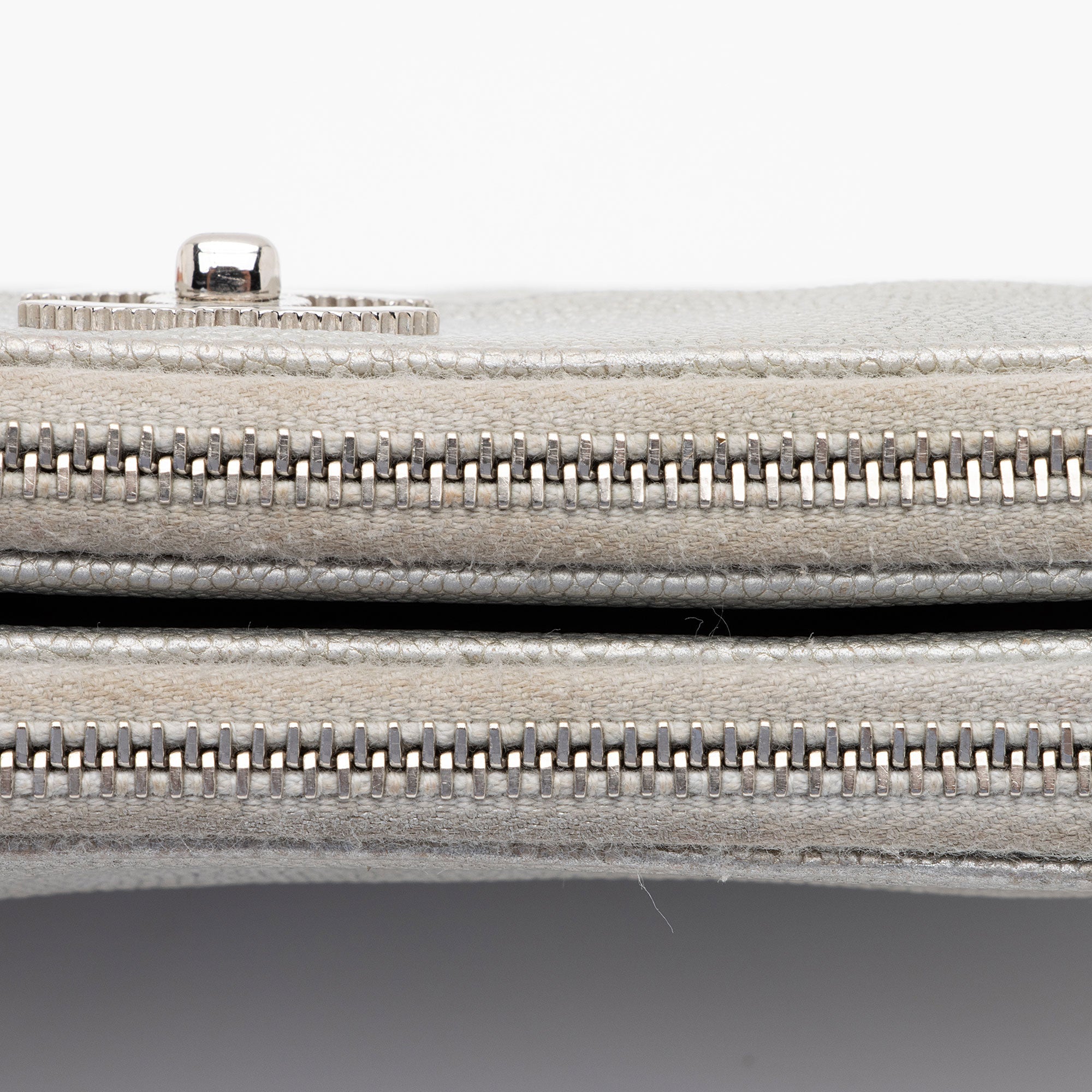 Chanel Iridescent Caviar Leather Vintage Mademoiselle Clutch with Chain (SHF-fdlQlw)