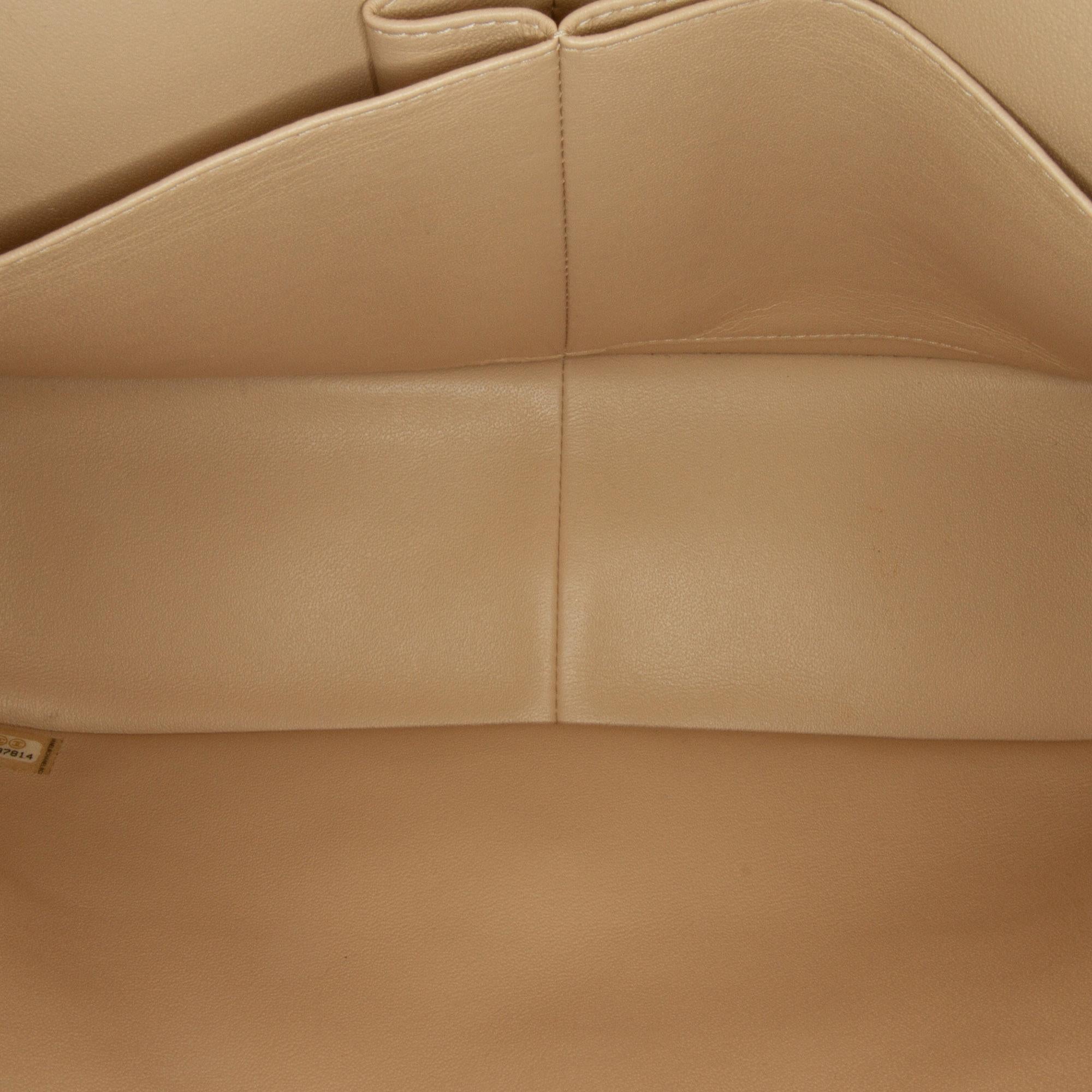 Chanel Jumbo Classic Lambskin Double Flap (SHG-NG9ZlD)