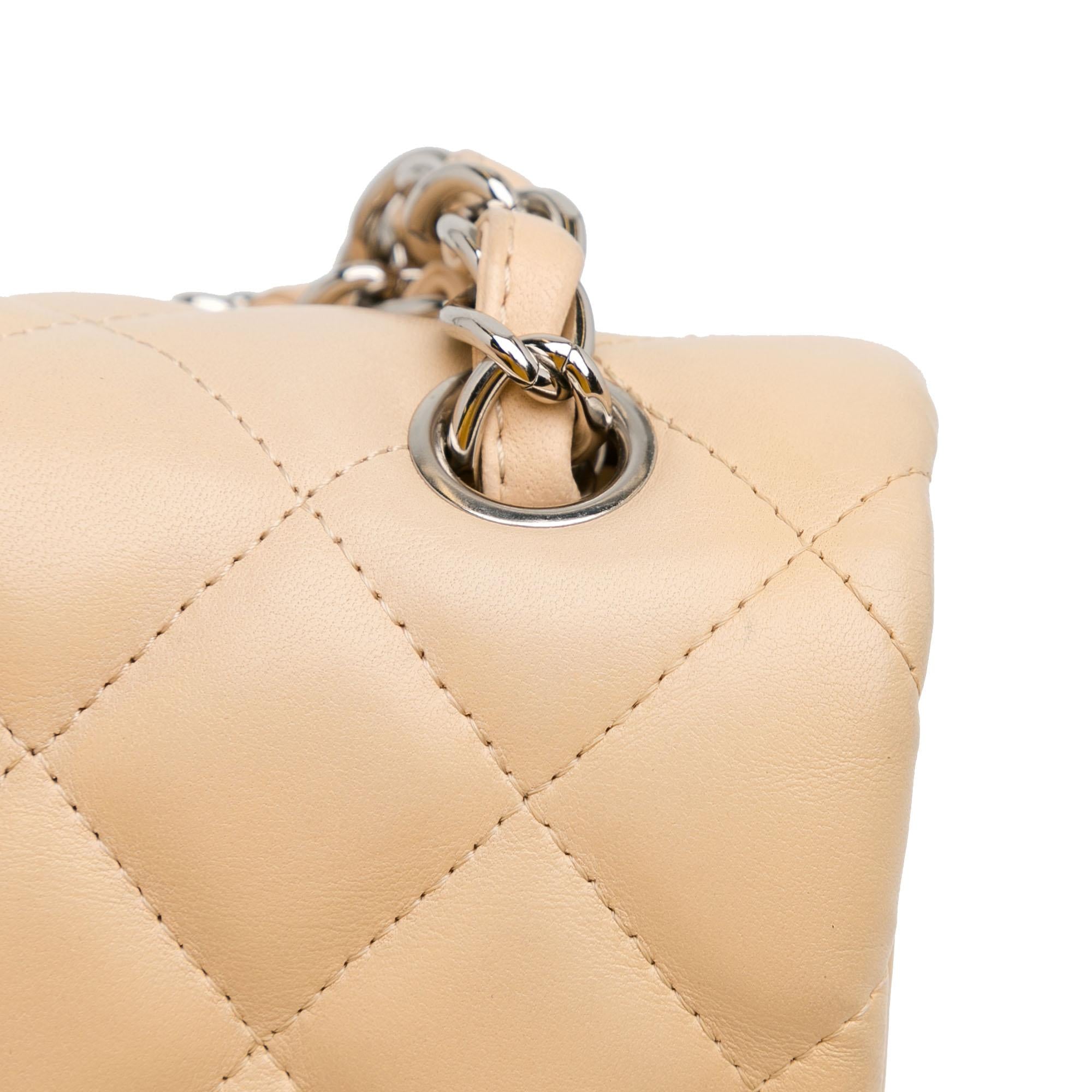 Chanel Jumbo Classic Lambskin Double Flap (SHG-DmoPIa)