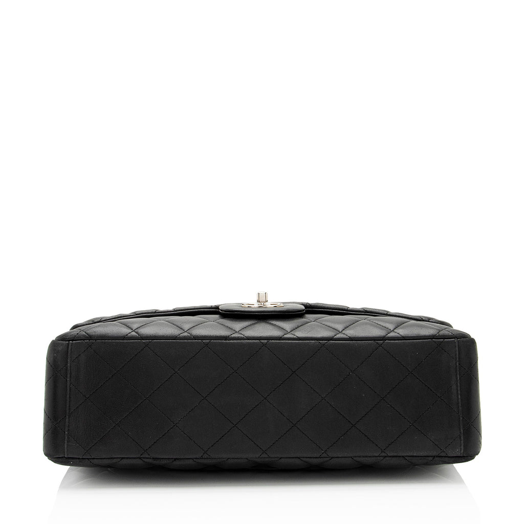 Chanel Lambskin Classic Maxi Single Flap Bag (SHF-zrKD0o)