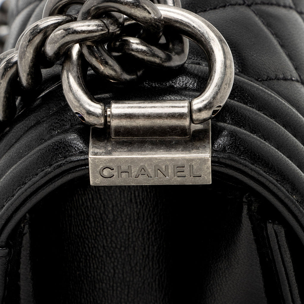 Chanel Lambskin Old Medium Boy Bag (SHF-hdtBBY)