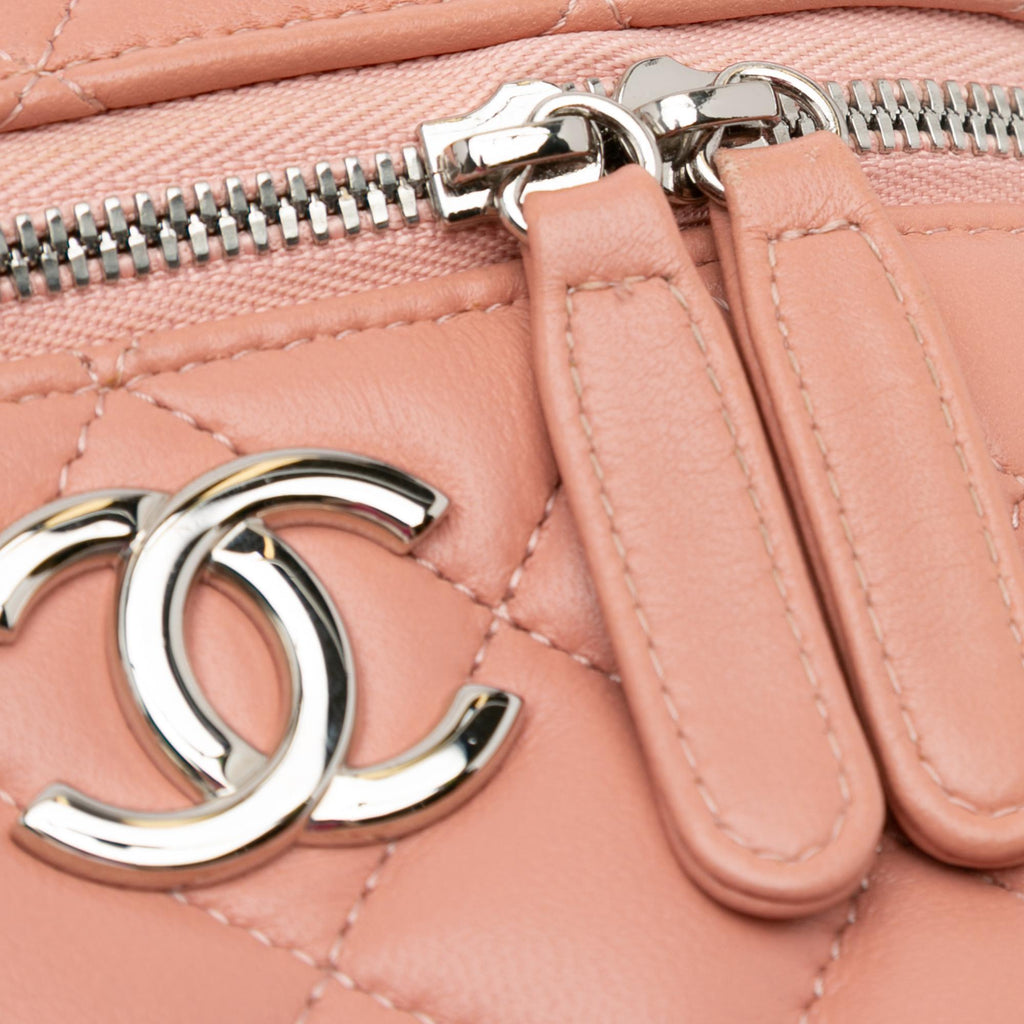 Chanel Lambskin Top Handle Vanity Case with Chain (SHG-hnAAMY)