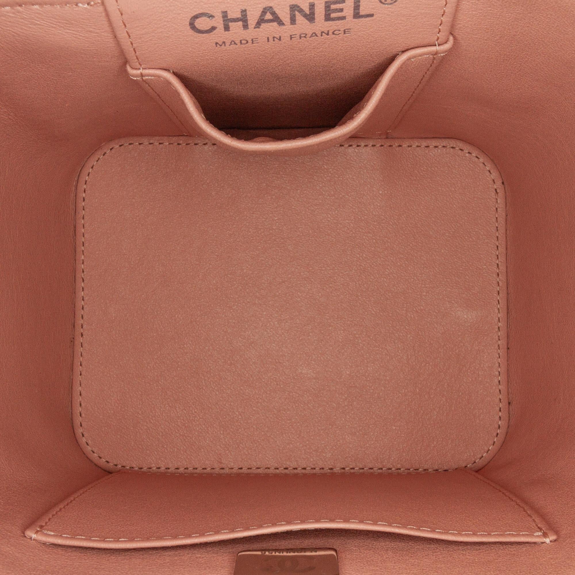 Chanel Lambskin Top Handle Vanity Case with Chain (SHG-hnAAMY)