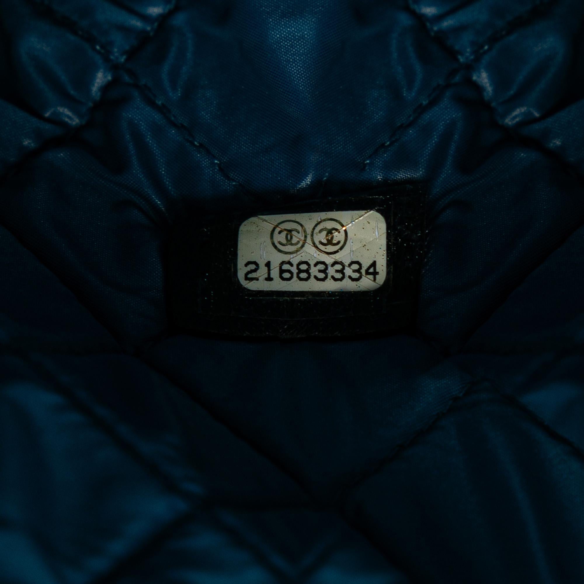 Chanel Large Lambskin Colorblock Patchwork O Case (SHG-sUlH9O)