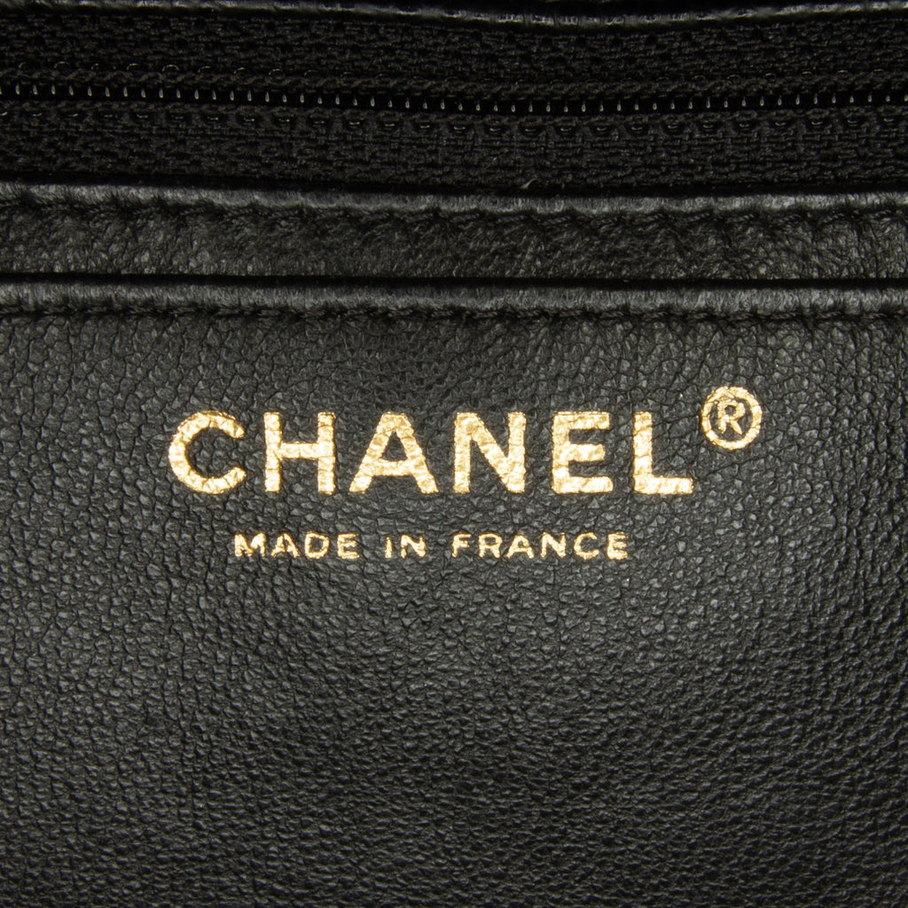 Chanel Maxi Classic Caviar Single Flap Bag (SHG-MTMiOb)