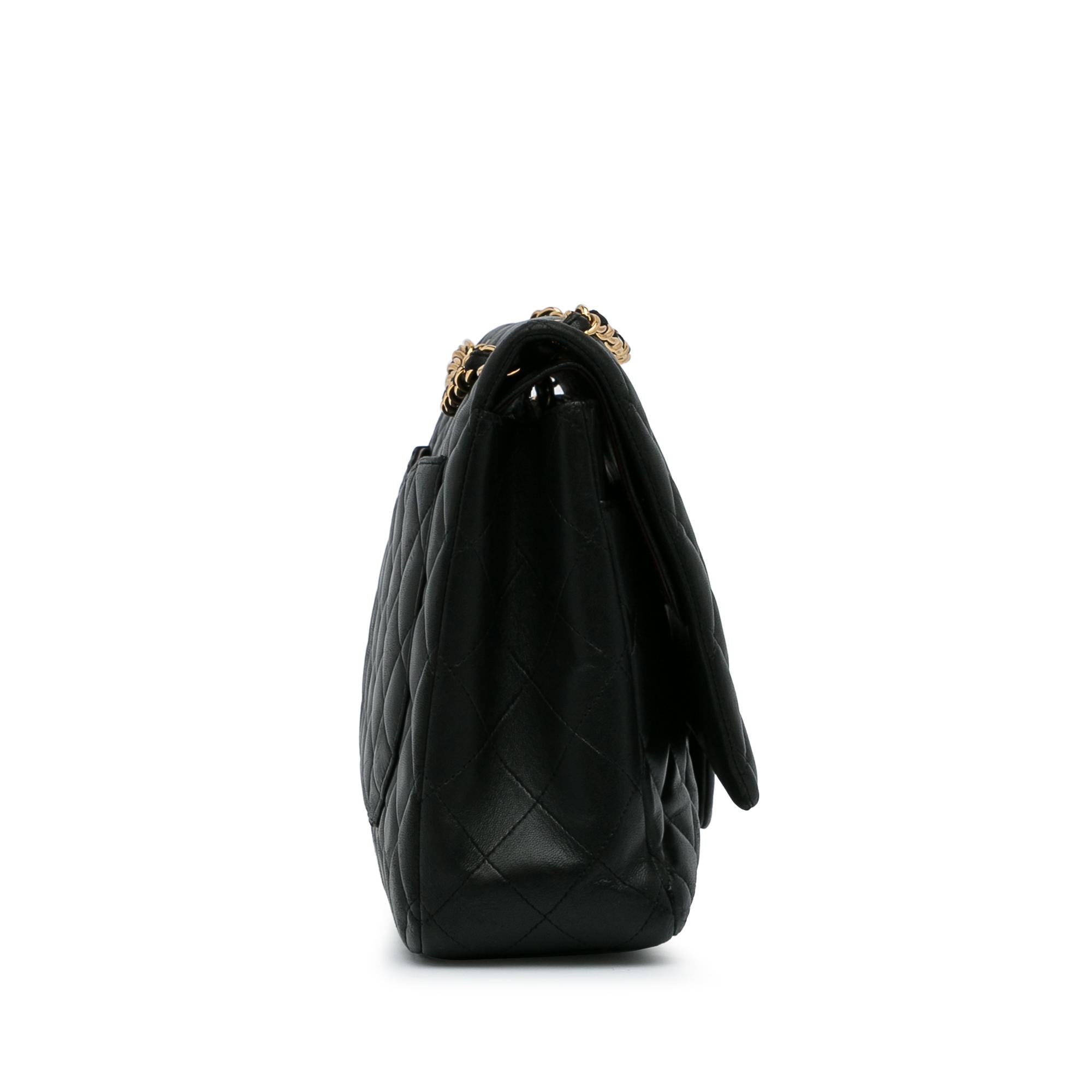 Chanel Maxi Classic Lambskin Double Flap (SHG-eE9hXY)
