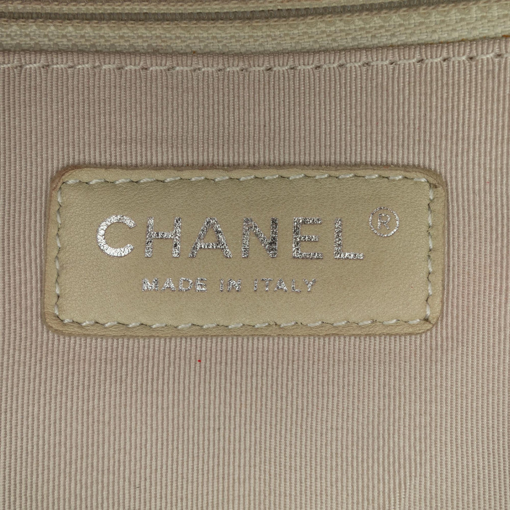 Chanel Maxi Washed Lambskin Chain Around Flap (SHG-PHFWWT)