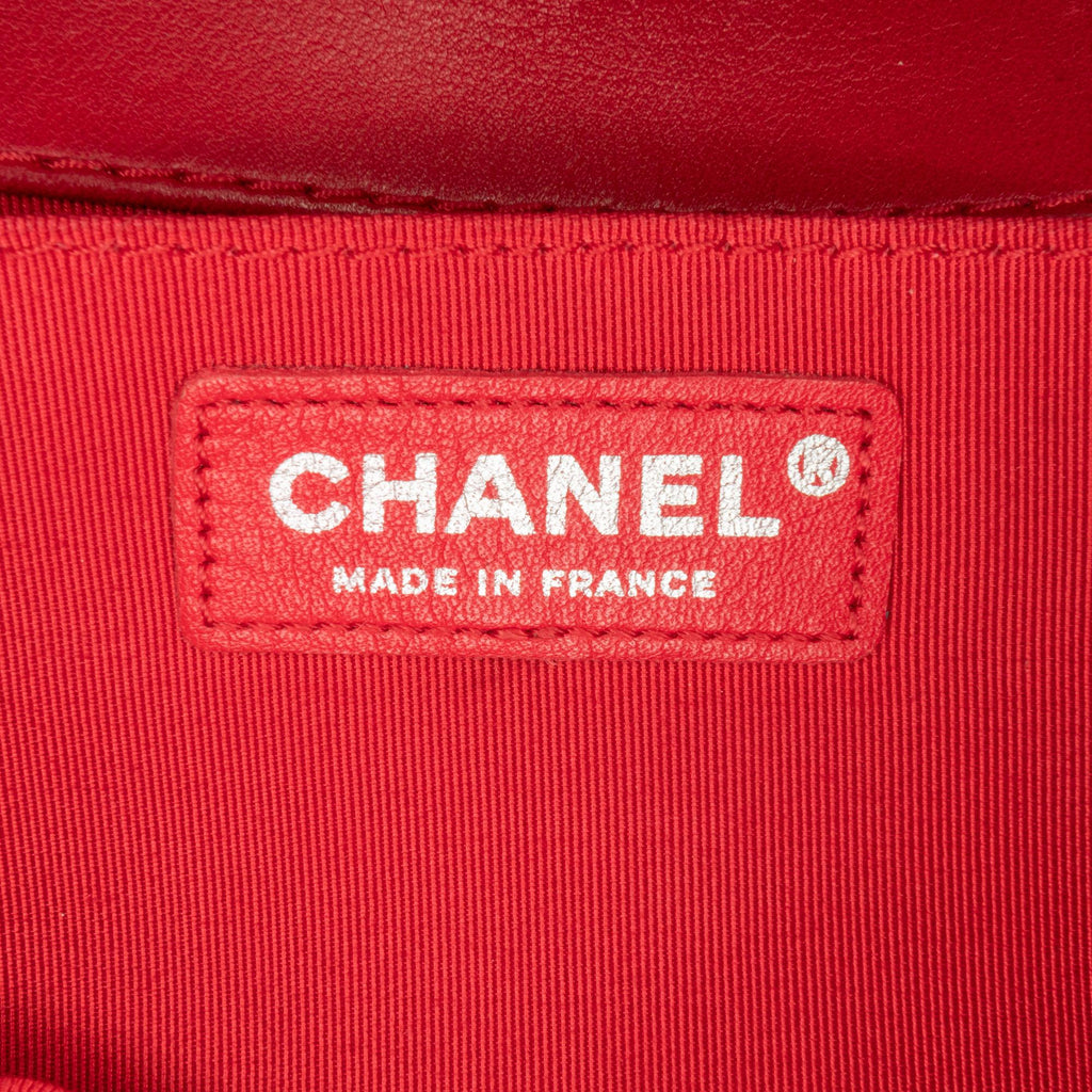 Chanel Medium Bicolor Lambskin Boy Flap (SHG-Qk8sN1)