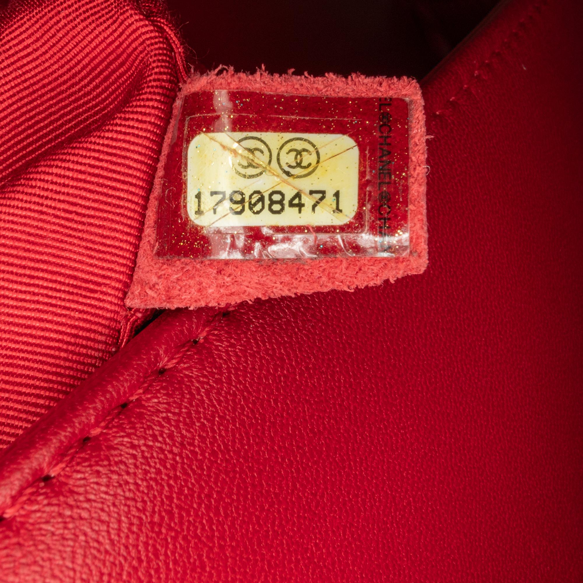 Chanel Medium Bicolor Lambskin Boy Flap (SHG-Qk8sN1)