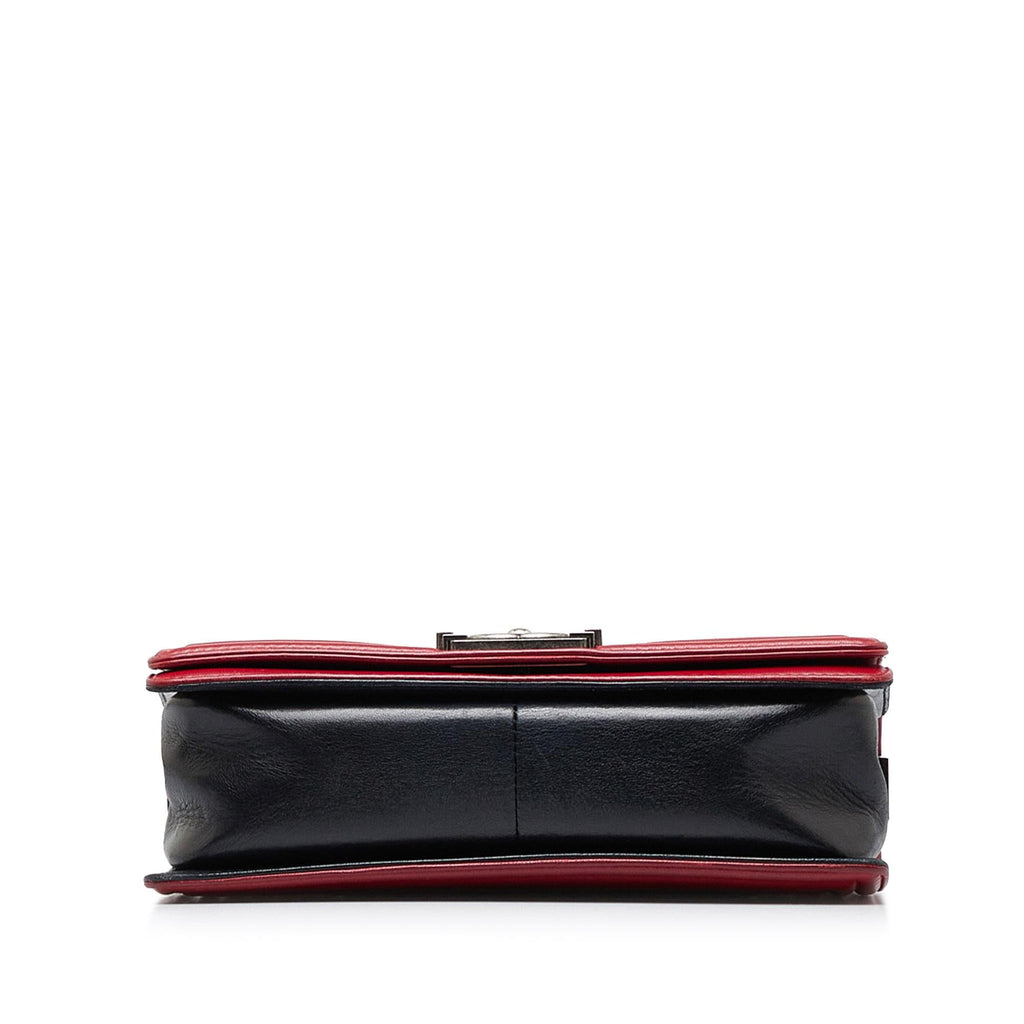 Chanel Medium Bicolor Lambskin Boy Flap (SHG-cLDWy7)