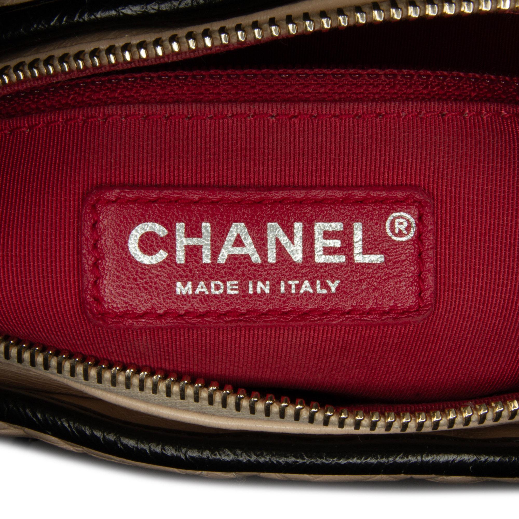 Chanel Medium Bicolor Lambskin Gabrielle Crossbody (SHG-cytUgB)