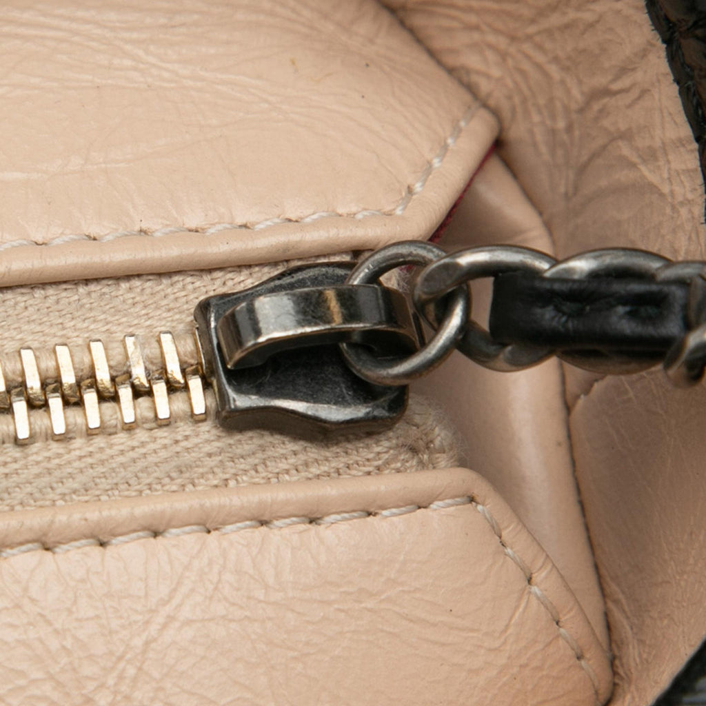 Chanel Medium Bicolor Lambskin Gabrielle Crossbody (SHG-cytUgB)