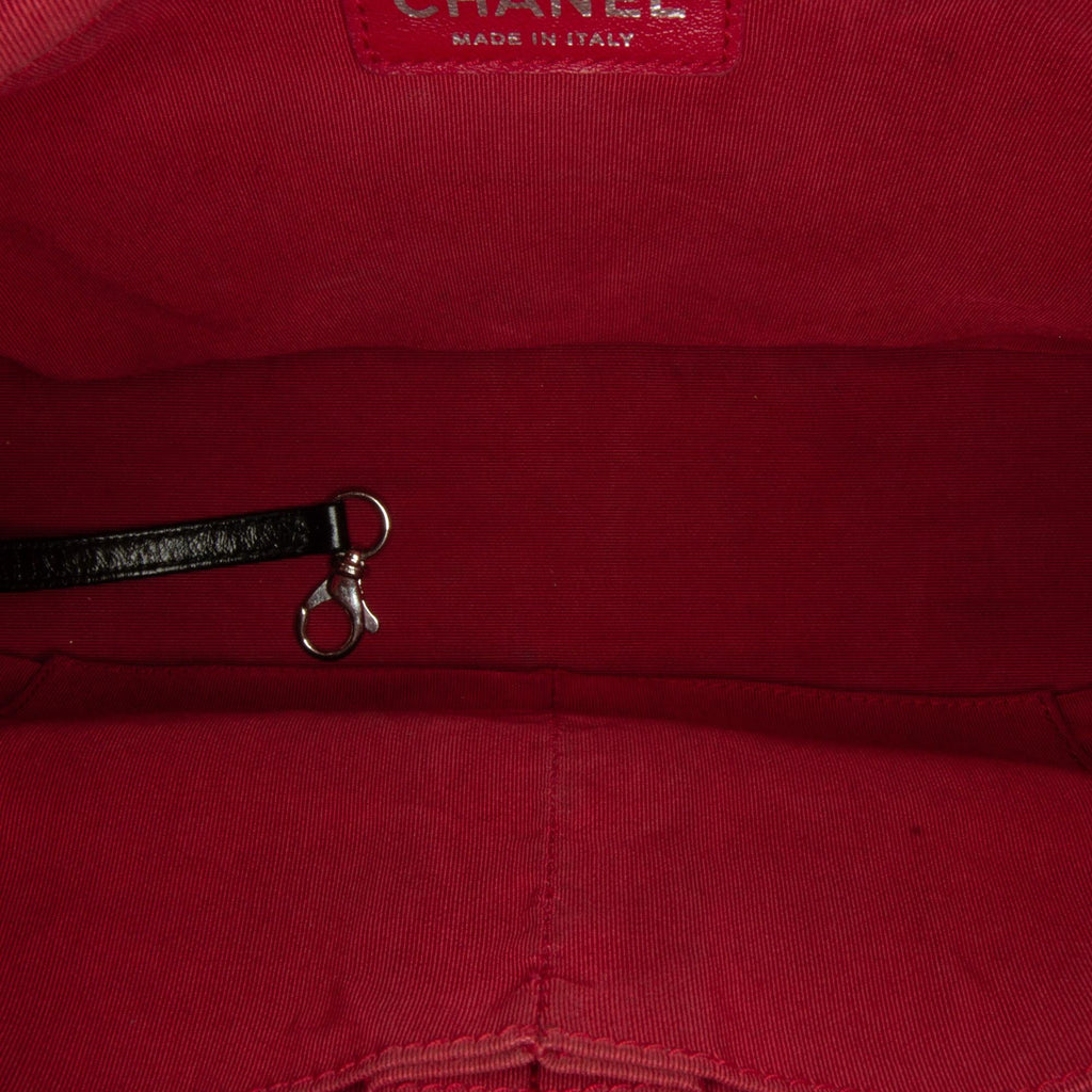 Chanel Medium Bicolor Lambskin Gabrielle Crossbody (SHG-cytUgB)