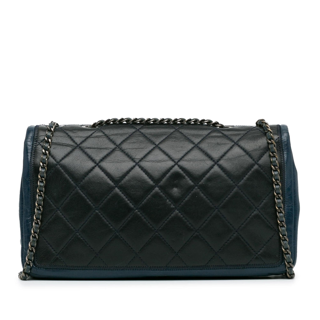 Chanel Medium Bicolor Lambskin Graphic Flap (SHG-EwBfXt)