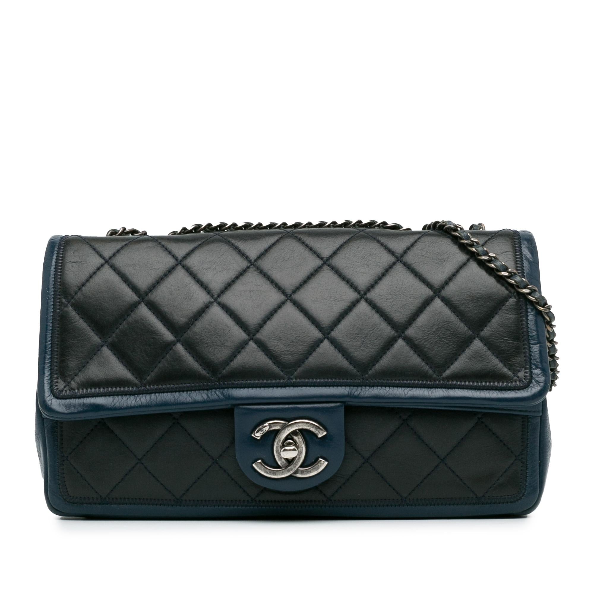 Chanel Medium Bicolor Lambskin Graphic Flap (SHG-EwBfXt)