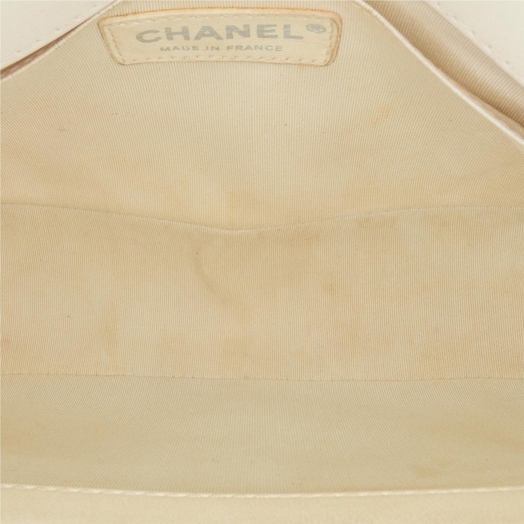 Chanel Medium Bicolor Lambskin and Rubber Boy Flap (SHG-k7sY5d)