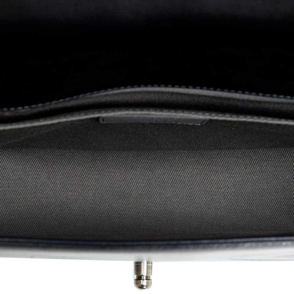 Chanel Medium Boy Bag (SHG-BOOAMQ)