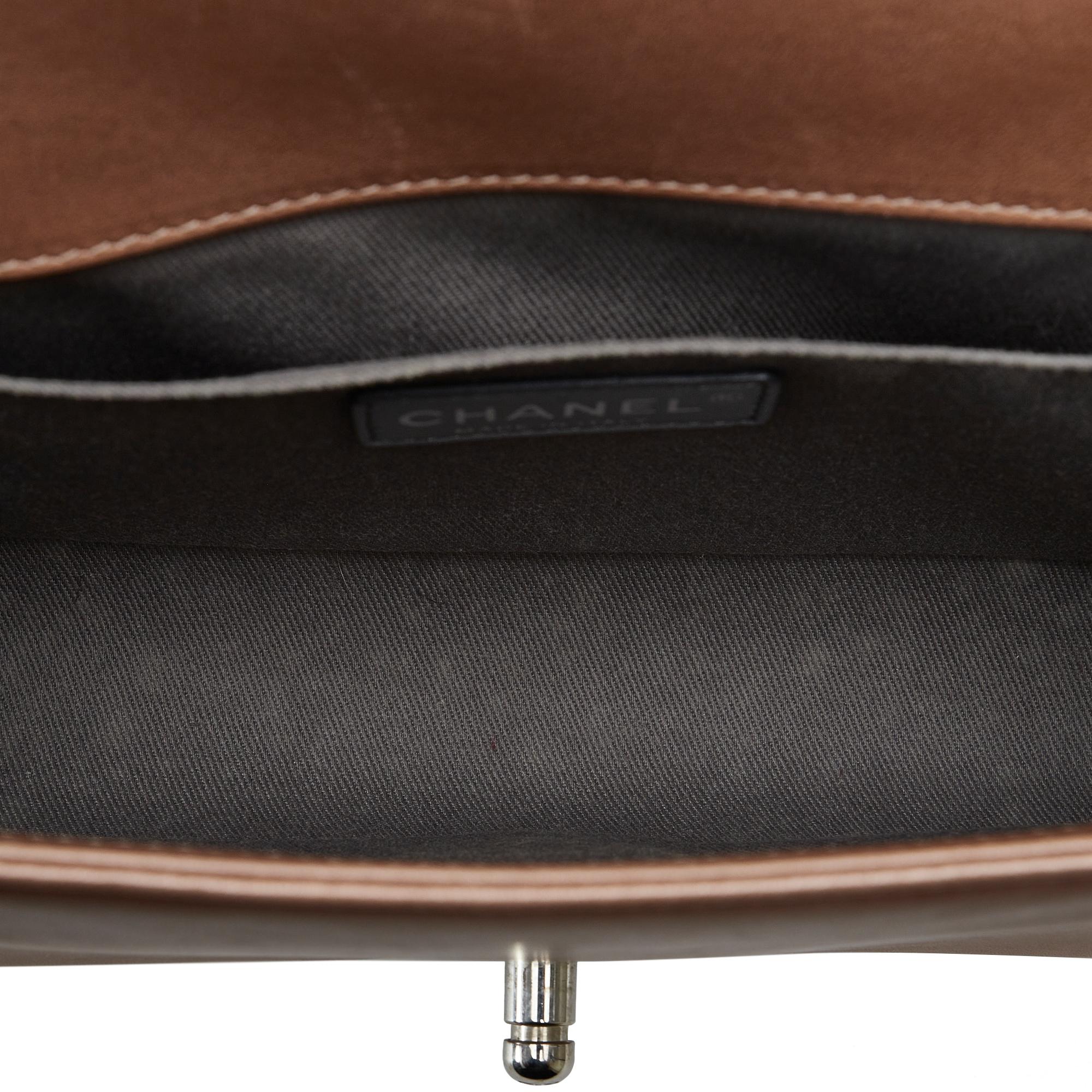 Chanel Medium Boy Flap Bag (SHG-OB0E7i)
