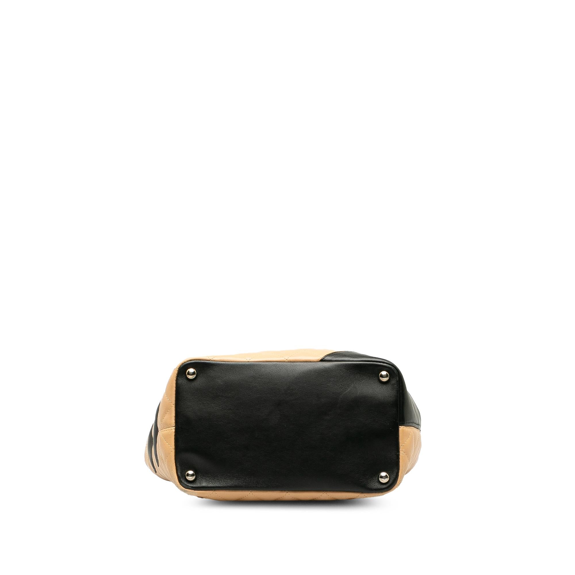 Chanel Medium Cambon Ligne Shoulder Bag (SHG-I92j0a)