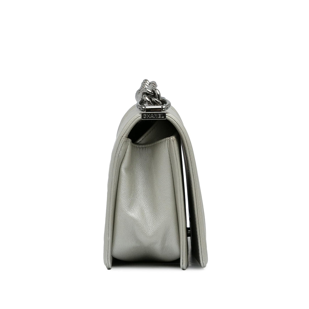 Chanel Medium Caviar Boy Flap Bag (SHG-ajMQXj)