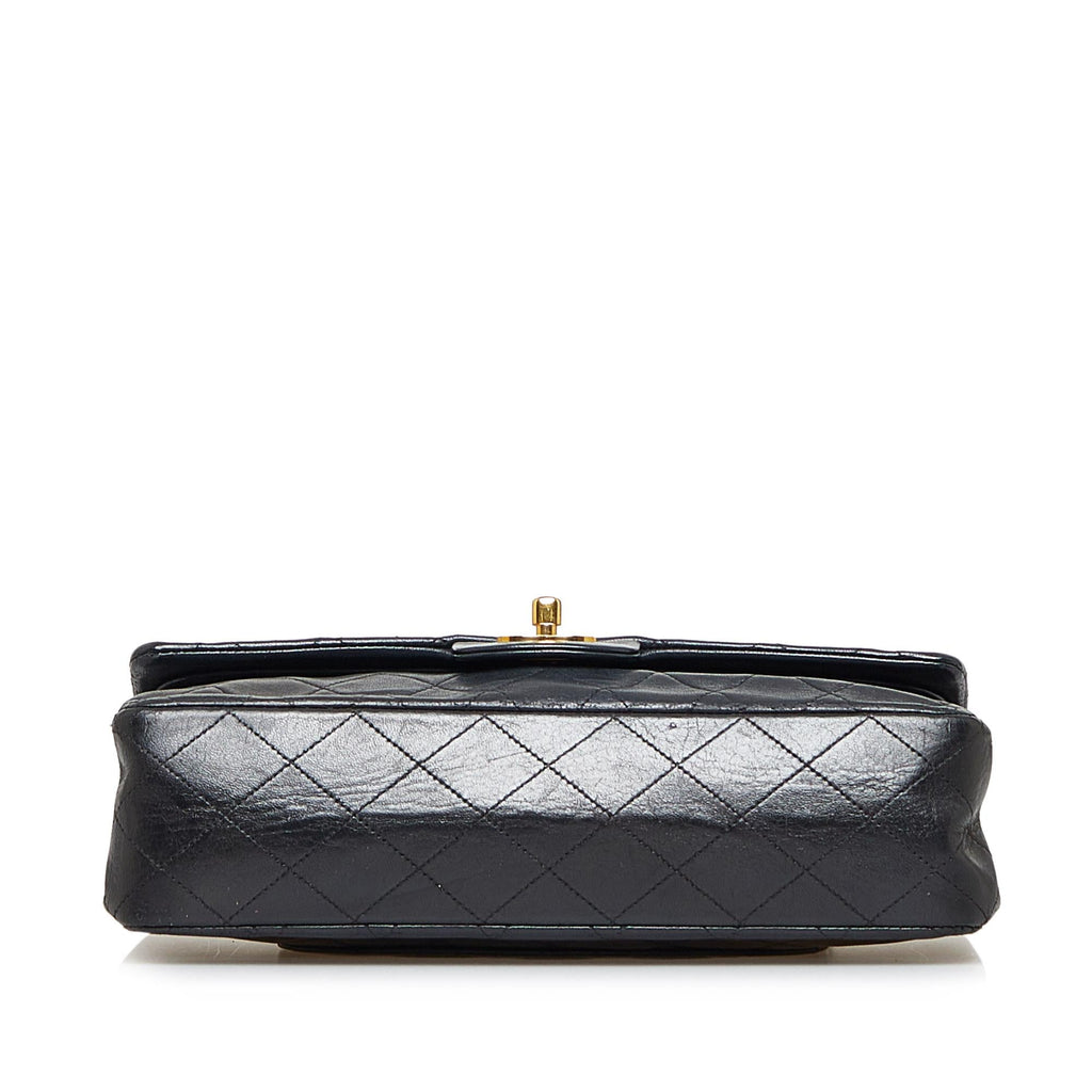 Chanel Medium Classic Lambskin Double Flap (SHG-QHtK2D)