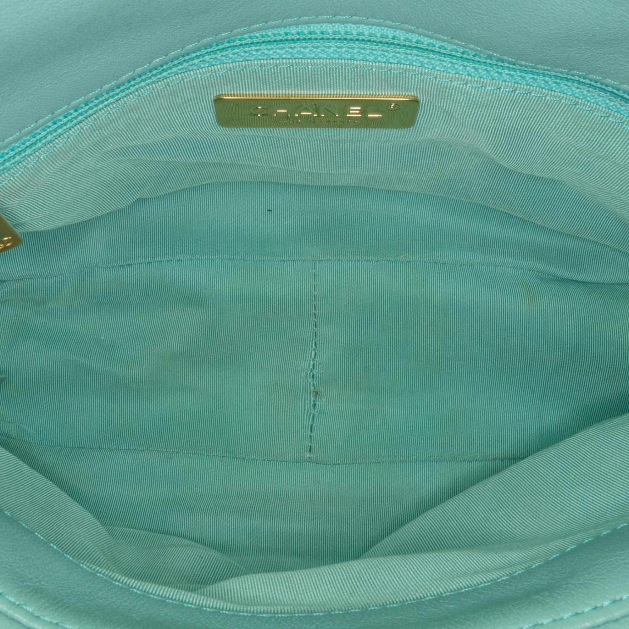 Chanel Medium Lambskin 19 Flap (SHG-MRfv5Z)