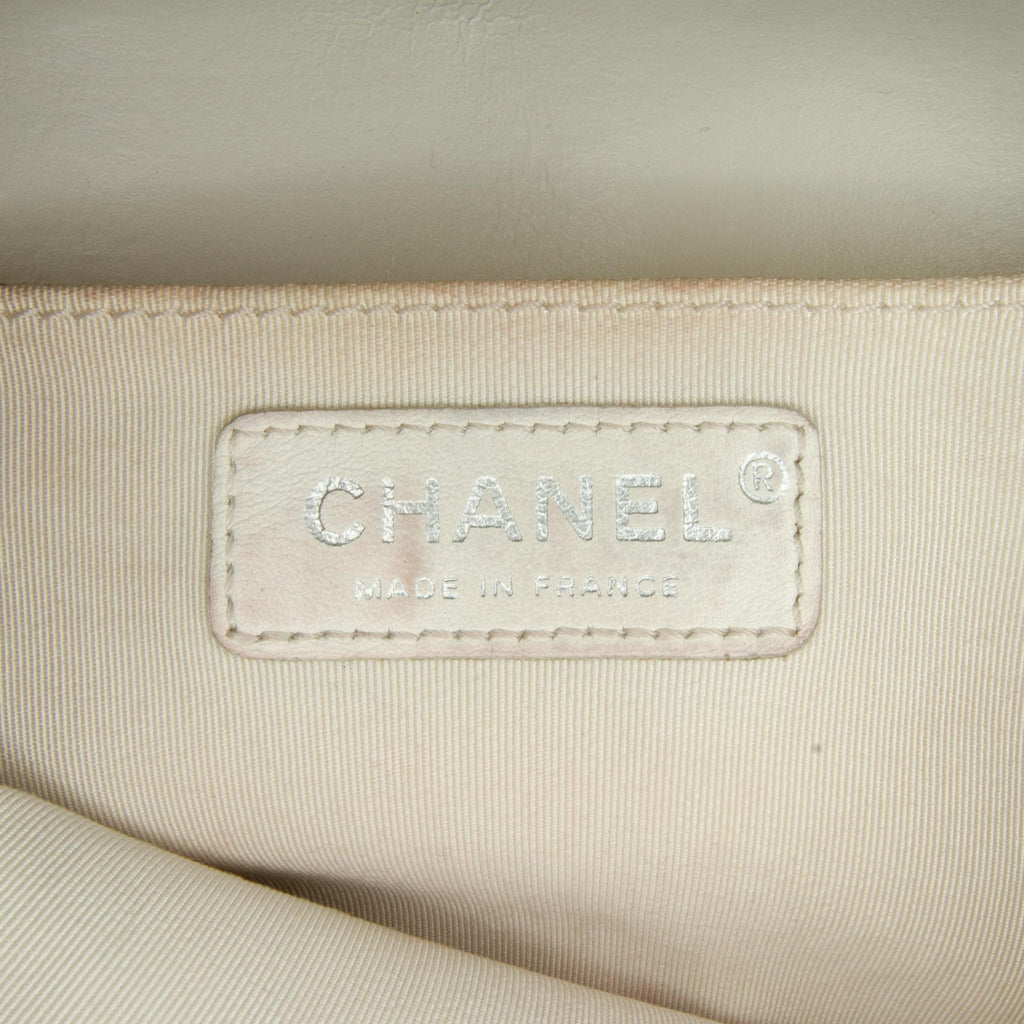 Chanel Medium Lambskin Boy Bicolor Flap Bag (SHG-MjfI80)