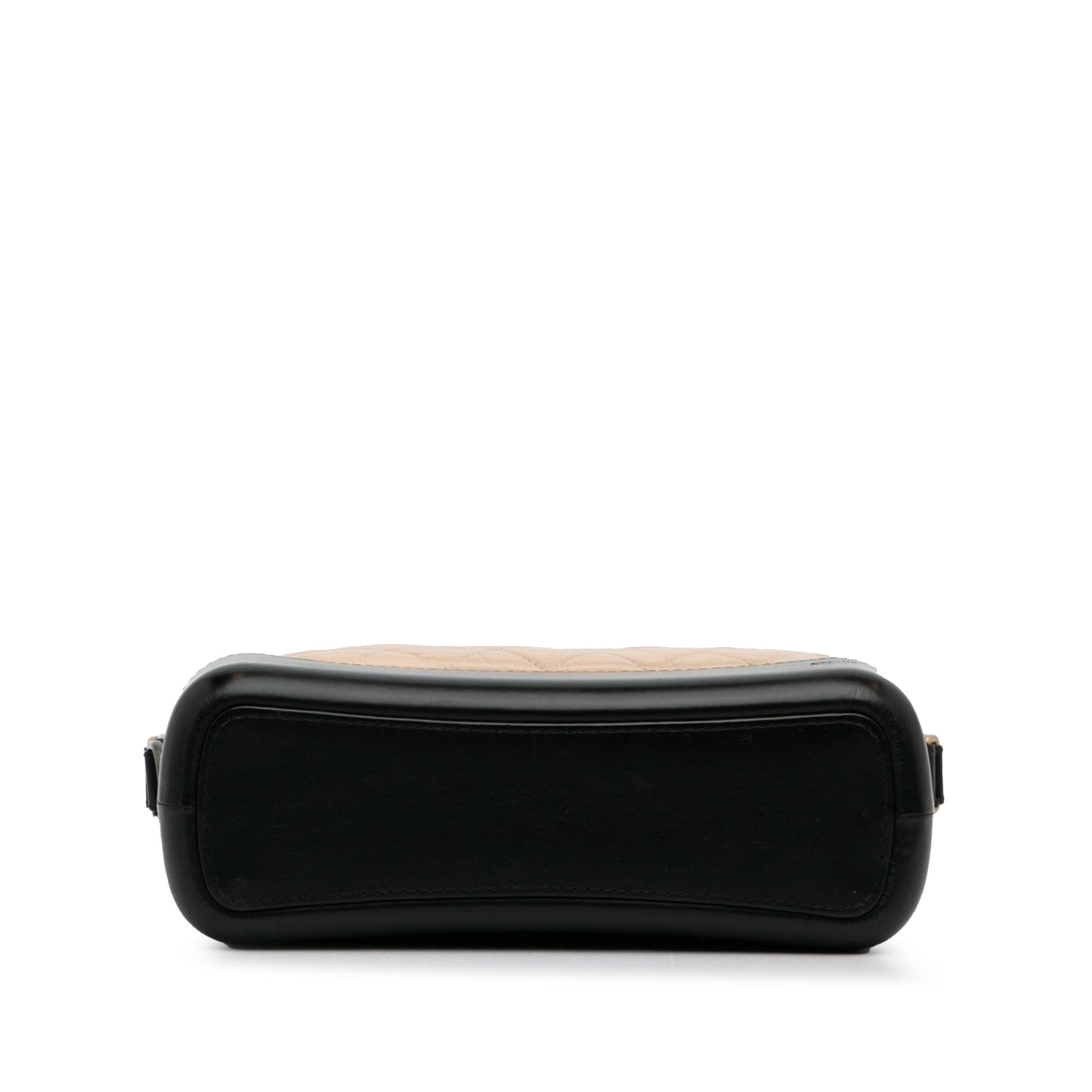 Chanel Medium Lambskin Gabrielle Crossbody (SHG-ErV52u)