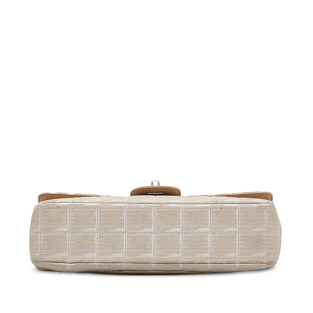 Chanel Medium New Travel Line Classic Flap Single (SHG-EnyZcL)