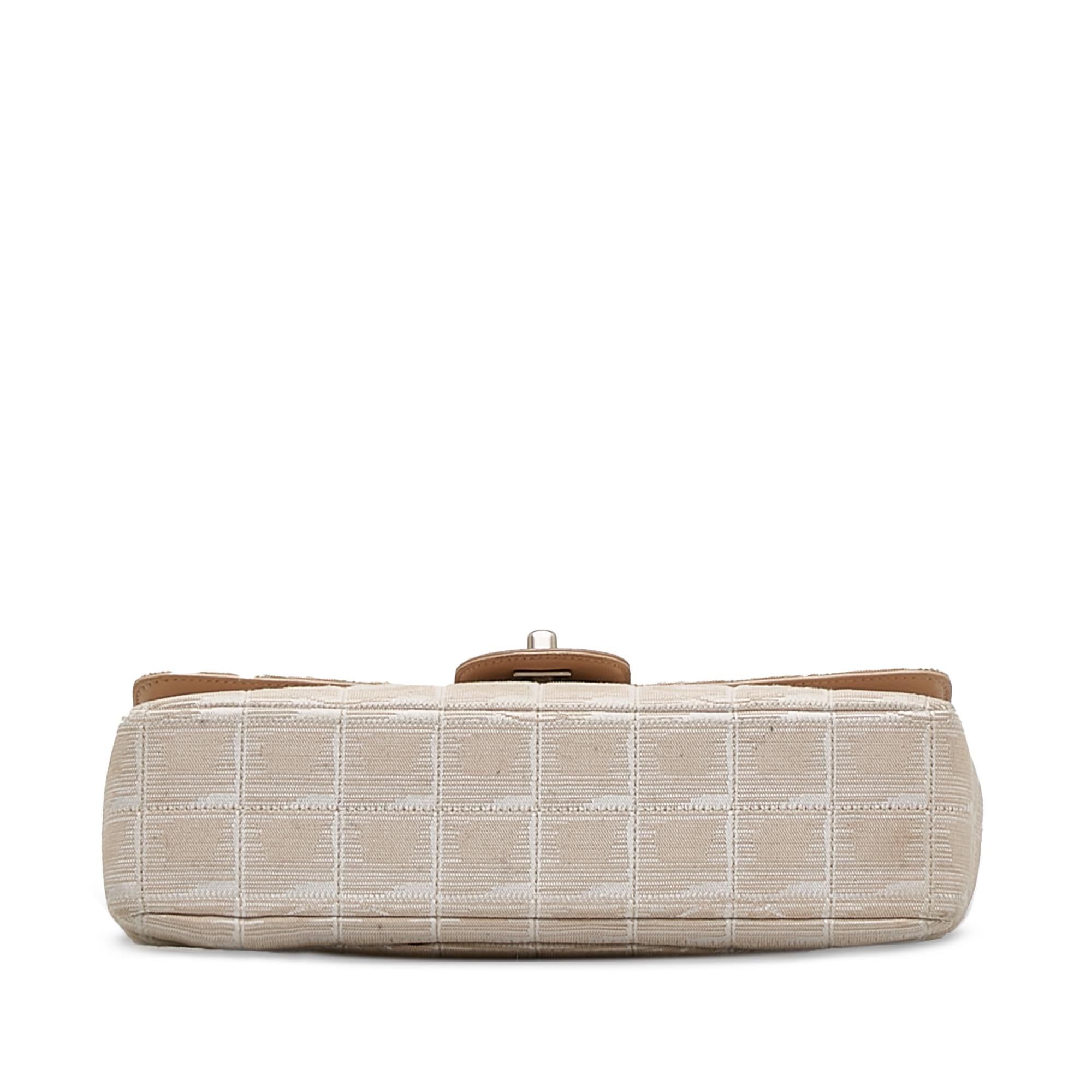 Chanel Medium New Travel Line Classic Flap Single (SHG-EnyZcL)