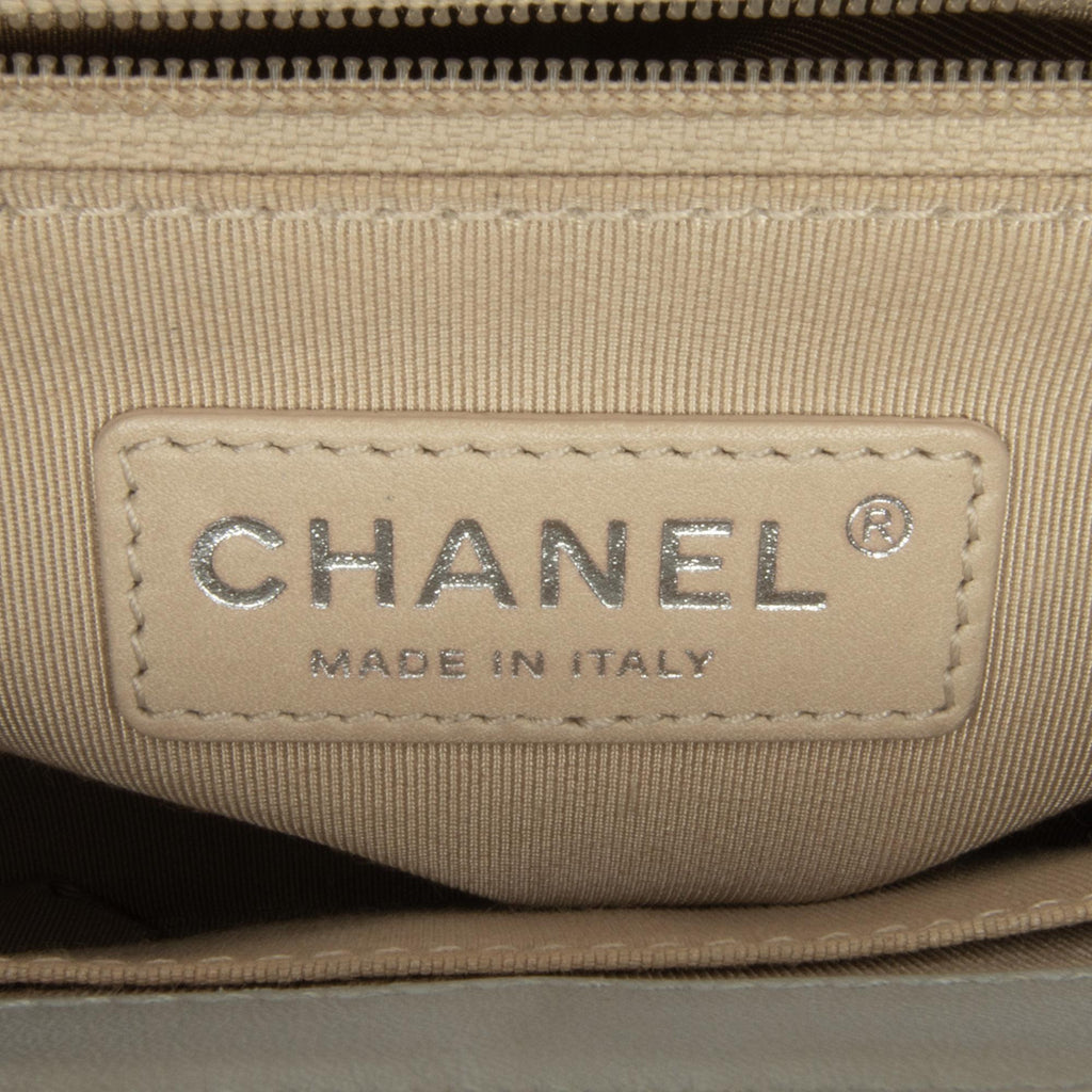 Chanel Medium Patent Boy Flap (SHG-C0XBaJ)